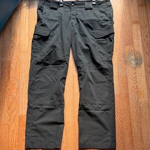 5.11 Tactical Black Cargo Pants Stryke Women’s size 16 Black Uniform Cargo